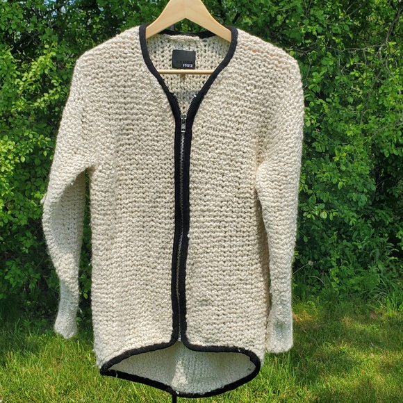 ♻️DONATED ♻️ FREE WILFRED  ALPACA | MERINO CHUNKY KNIT SWEATER - Picture 2 of 6